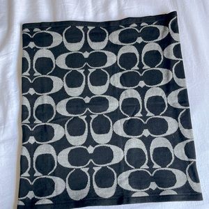 COACH reversible black/grey pullover neck scarf